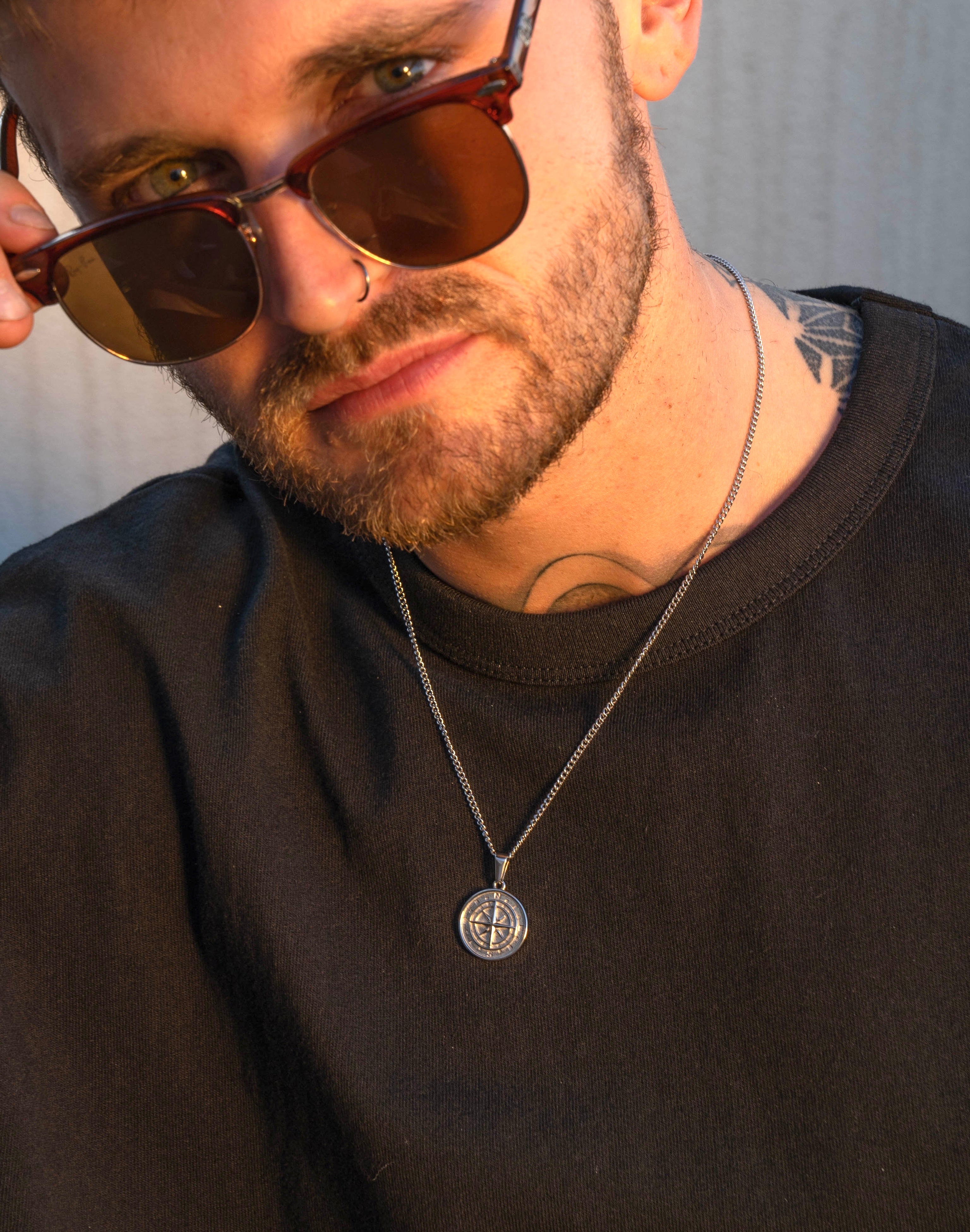 COMPASS PENDANT (SILVER)