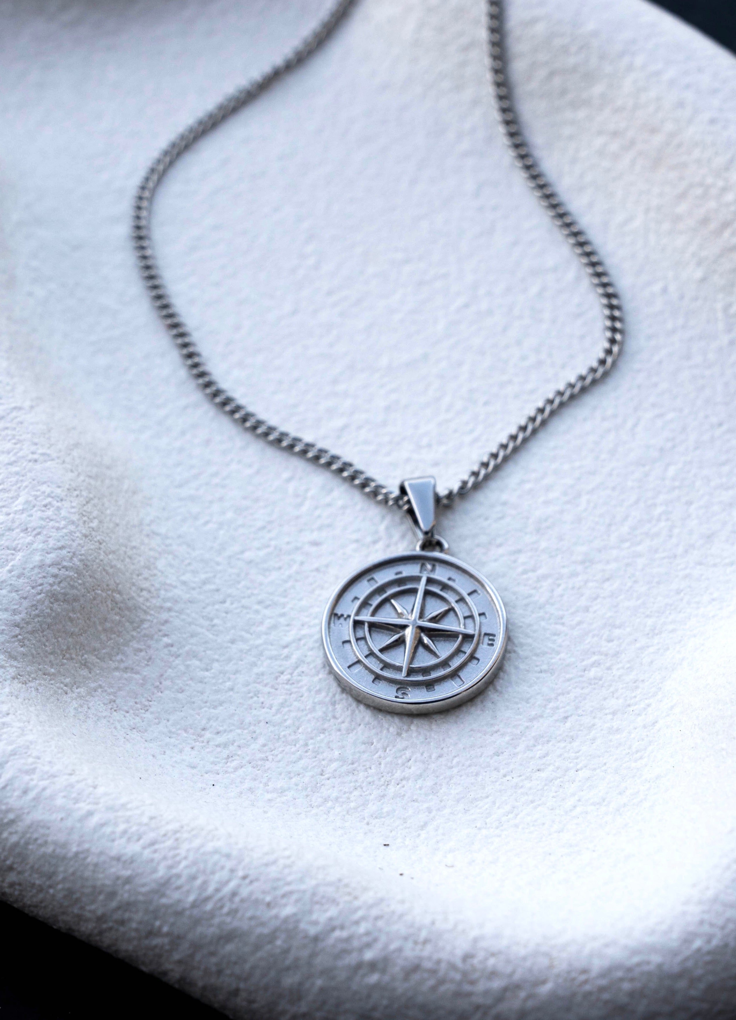 COMPASS PENDANT (SILVER)